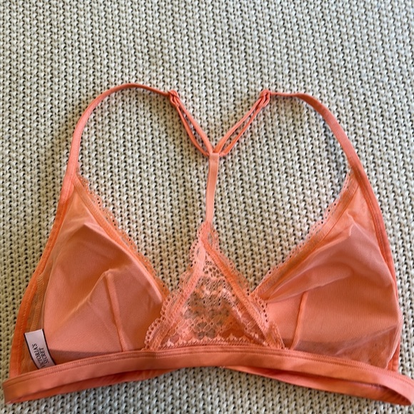 COPY - Set of two Flirty Bralettes - Picture 11 of 13